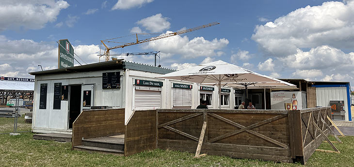 Spaten Wiesnkantine unterhalb der Bavaria (©Foto: Marikka-Laila Maisel)